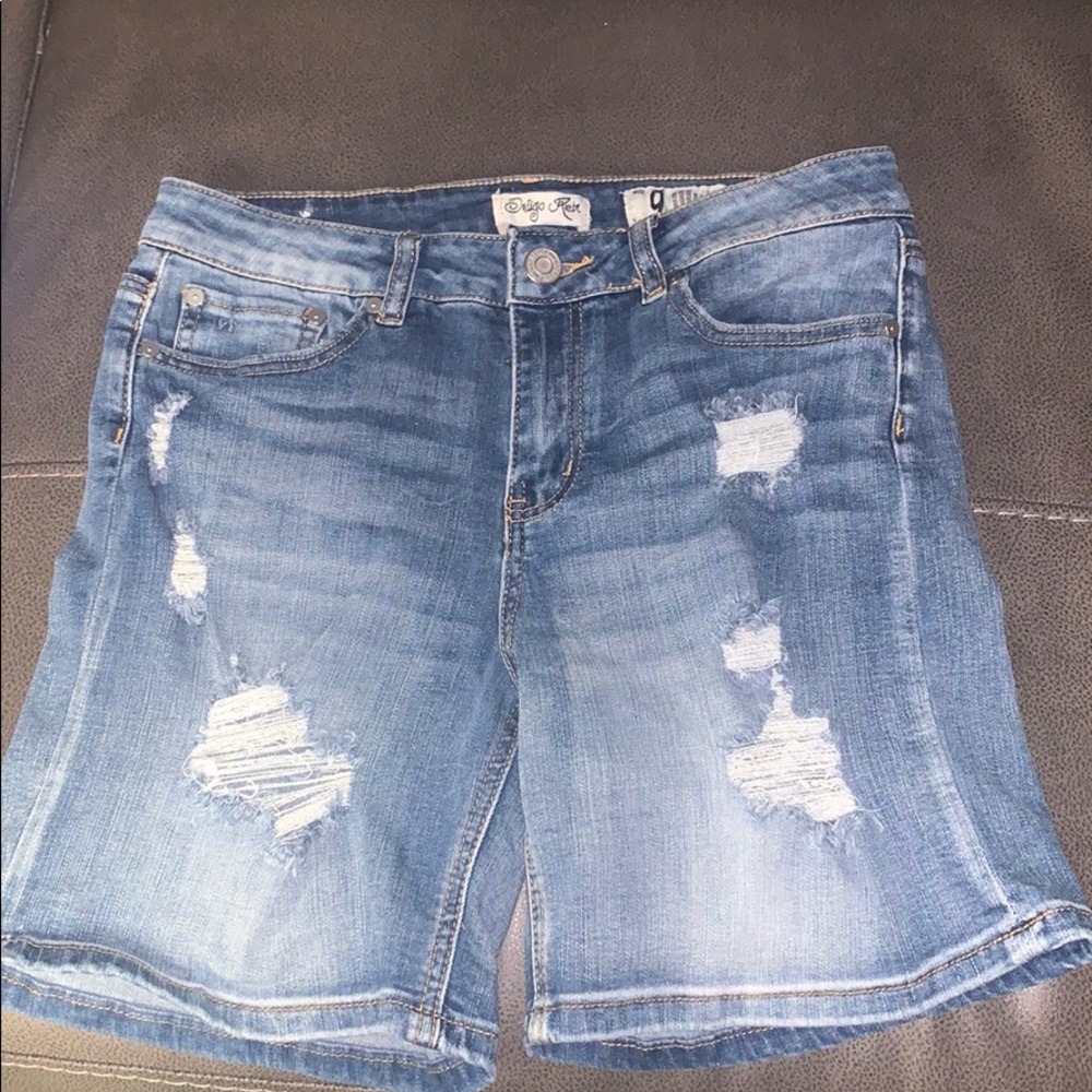 NWOT distressed denim shorts